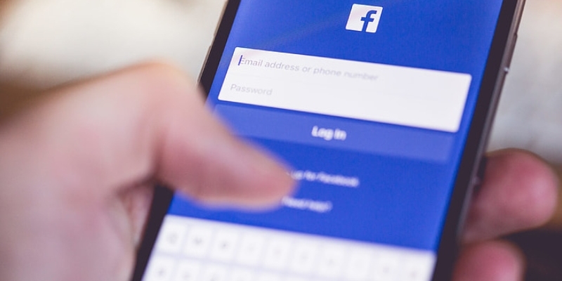 Facebook deja de colaborar con las autoridades de Hong Kong