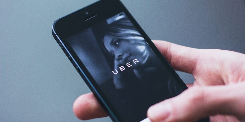 Ya puedes pasear por el río Támesis en Uber